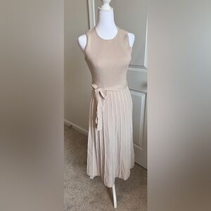 Zesica Elegant Beige Sleeveless Midi Sweater Dress Size Medium. NWOT.
